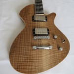 Micoud Guitares - Luthier - Valence - Alpha noyer