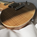 Micoud Guitares - Luthier - Valence - Alpha noyer