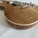 Micoud Guitares - Luthier - Valence - Alpha noyer